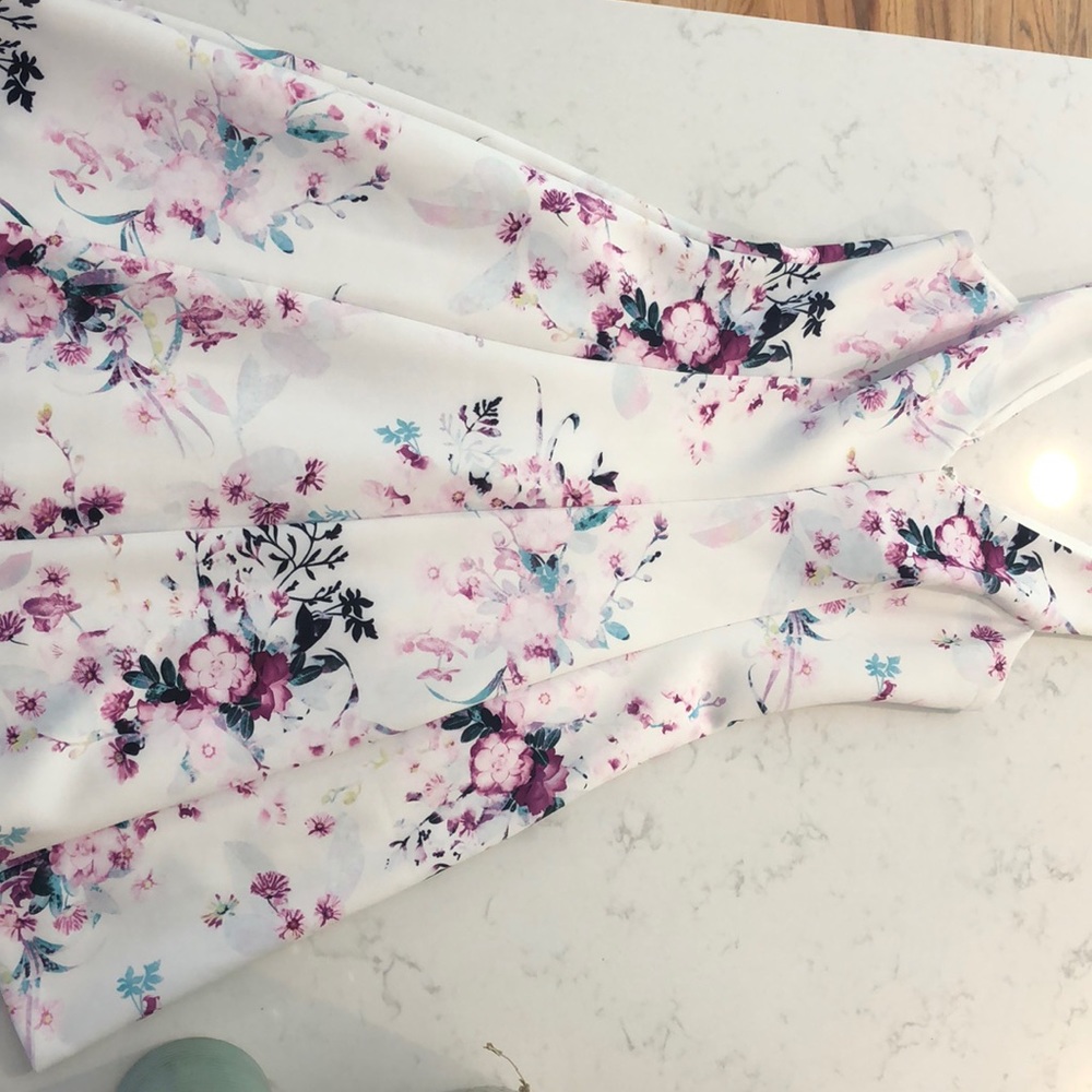 FLORAL DRESS - Picture 2 of 4